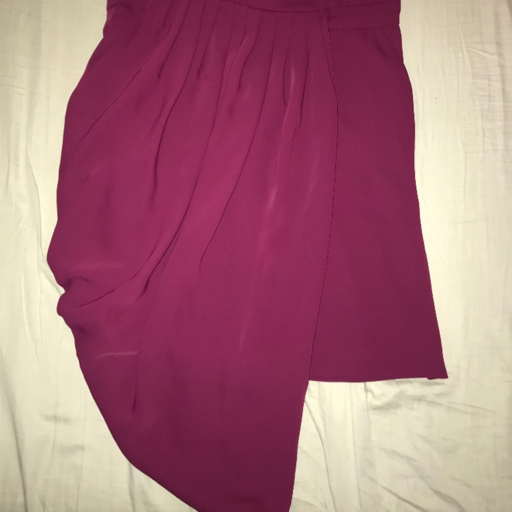 maroon 👗💖 - Picture 3 of 3